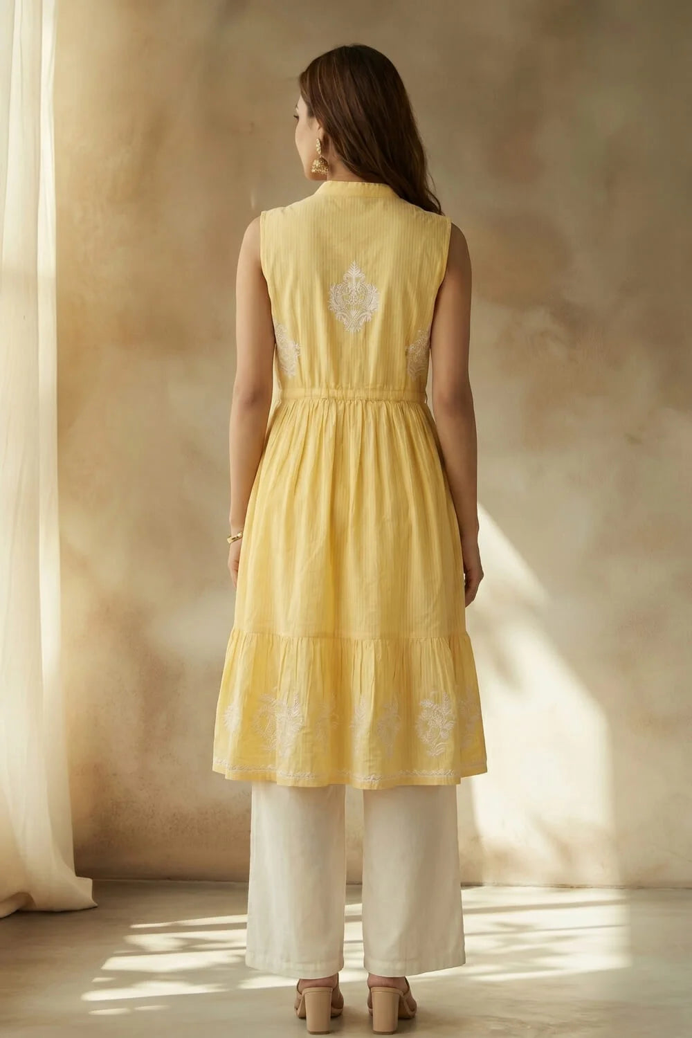 Sunlit Zara Chikankari Dobby Kurta