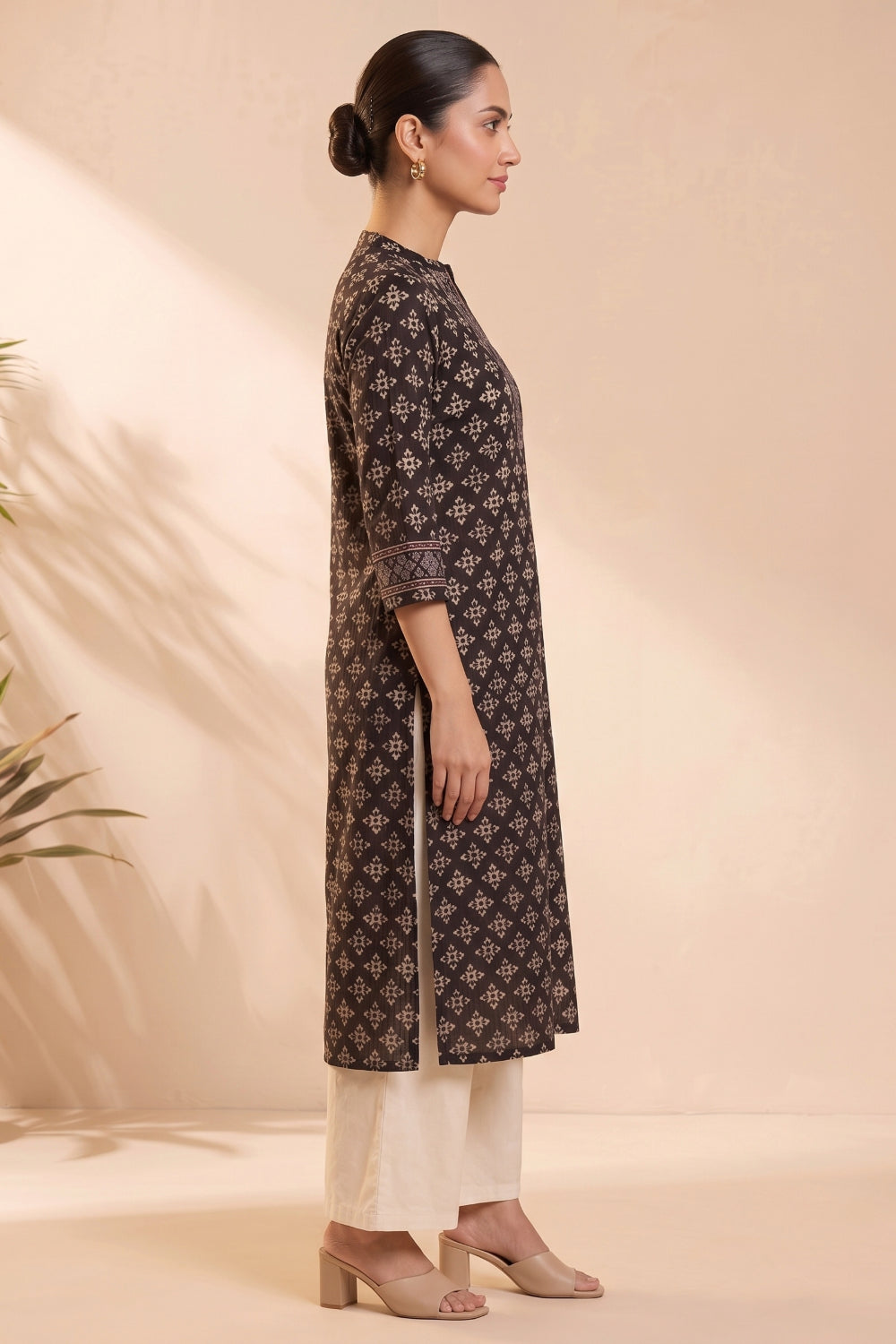 Noor-e-Siyah Hand Ajrakh Cotton Dobby Kurta