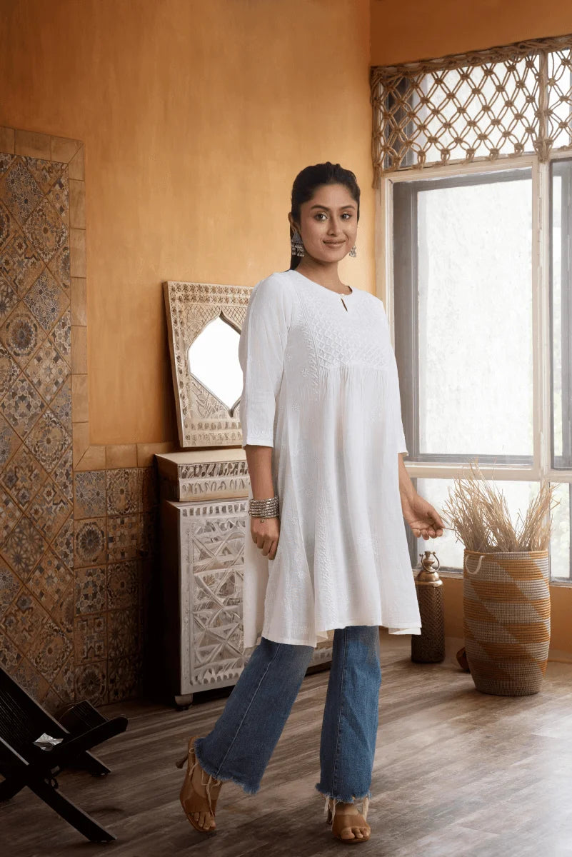 White Cotton Slub Kurta with Hand Chikan Embroidery