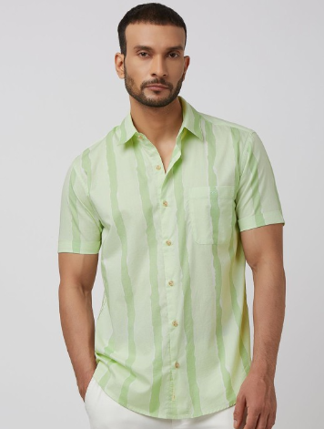 Men Spread Collar Striped Cotton Slim Fit Casual Shirt